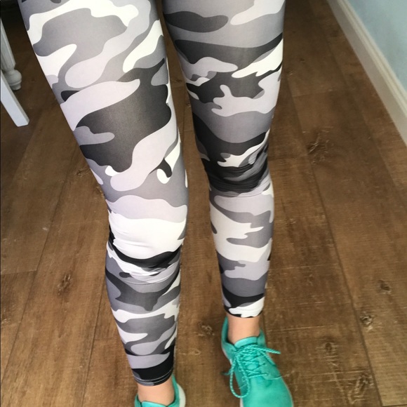 🏃‍♀️Camo Leggings - Picture 2 of 2
