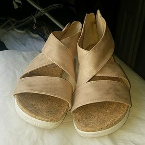 Adrienne Vittadini Sport sandals in rose gold