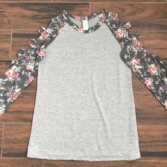 ‼️ 1 left (S) ‼️Floral raglan cut out sleeve top - Picture 5 of 7