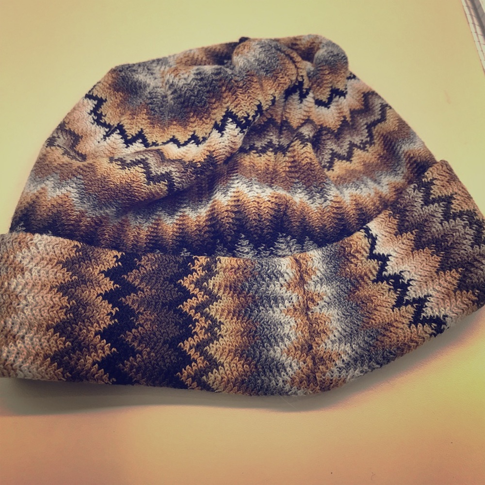 Missoni wool hat zig zag design perfect for fall