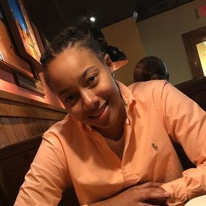 Meet your Posher, Samira