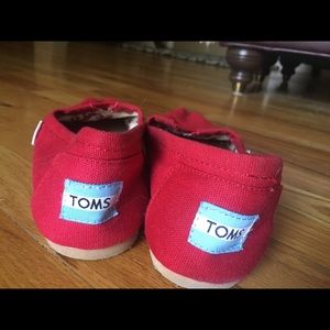 Red toms shoes