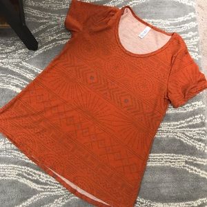 ❌ SOLD ❌ Lularoe Classic T Aztec Orange / Clay size  XS