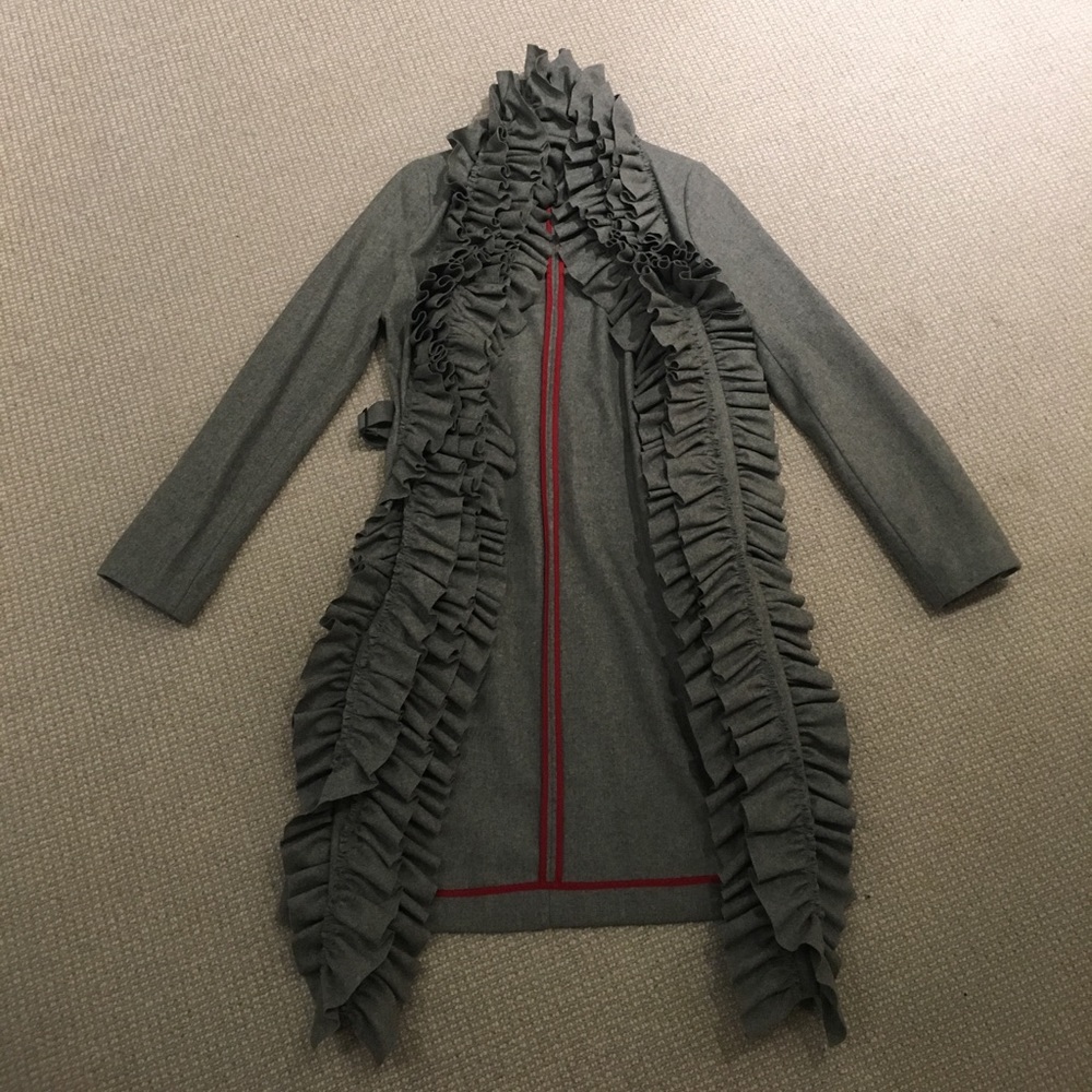 Lightweight, ruffled wool coat