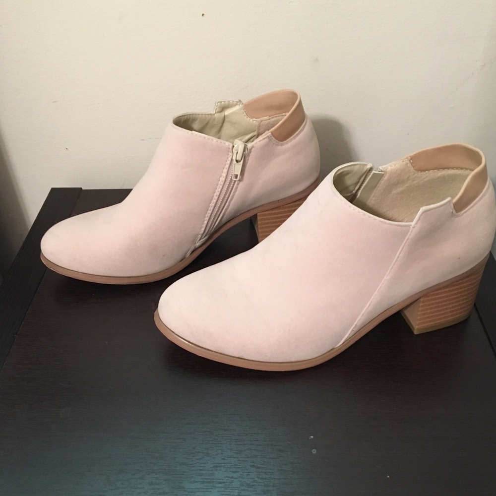 Cream/Tan Ankle Booties