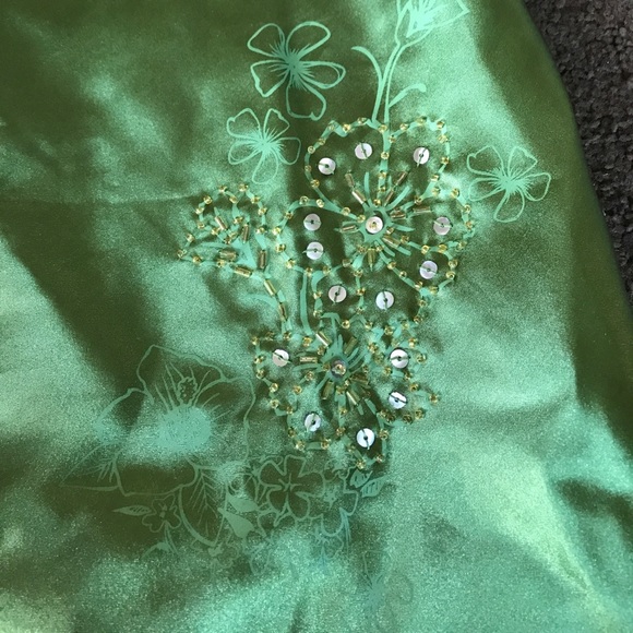 Size medium satin green tank - Picture 2 of 5