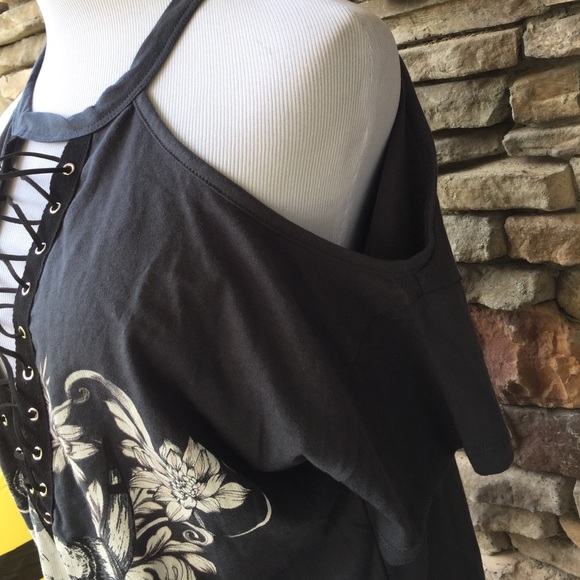 Could shoulder tee - Picture 2 of 3