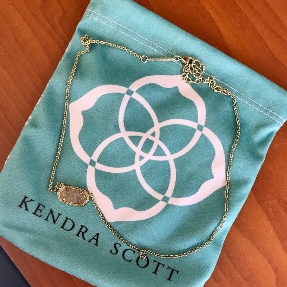 Kendra Scott necklace