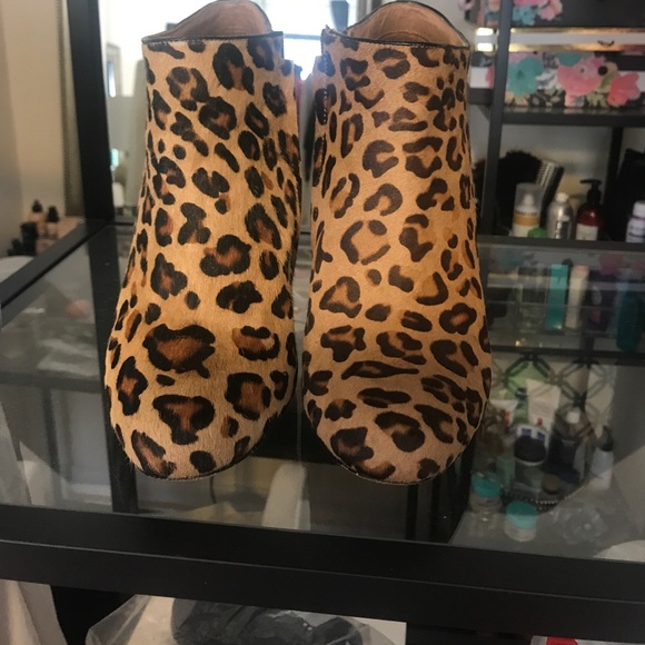 Leopard fur heeled booties - Picture 2 of 4