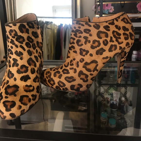 Leopard fur heeled booties - Picture 3 of 4