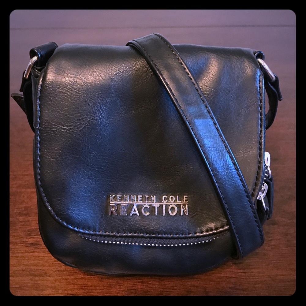 Kenneth Cole Reaction Crossbody
