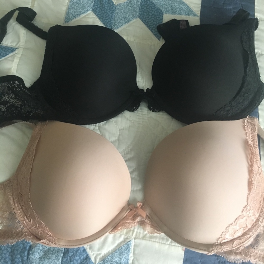 Victoria Secret 2 Bras