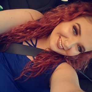 Meet your Posher, Chloe'