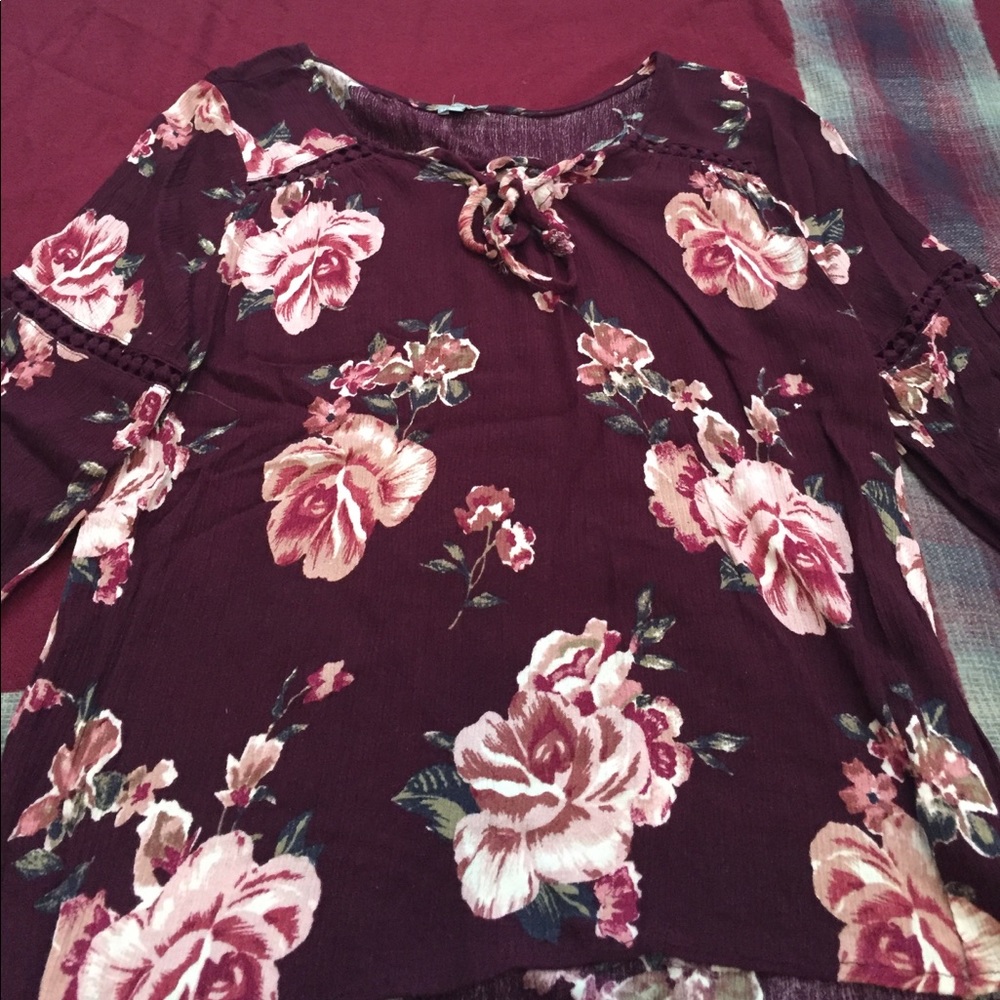 Gorgeous floral half sleeve top