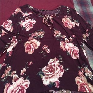 Gorgeous floral half sleeve top