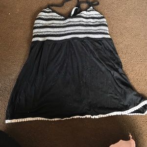 Xl black flowy tank w white design