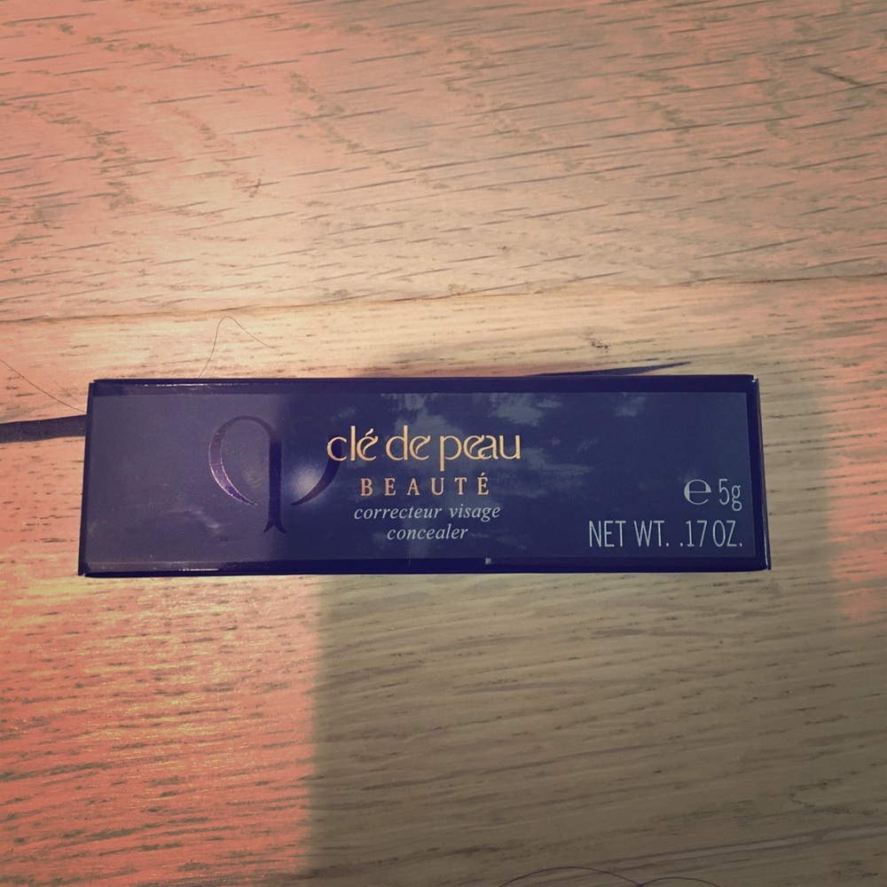 Cle de Peau concealer IVORY