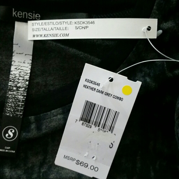 Kensie Abstract Hi-Low Long Sleeve Zipper Blouse - Picture 6 of 8