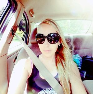 Meet your Posher, Brittney