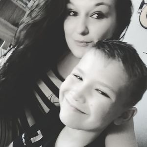 Meet your Posher, Larissa