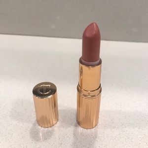 Charlotte Tilbury KISSING Lipstick - Bitch Perfect