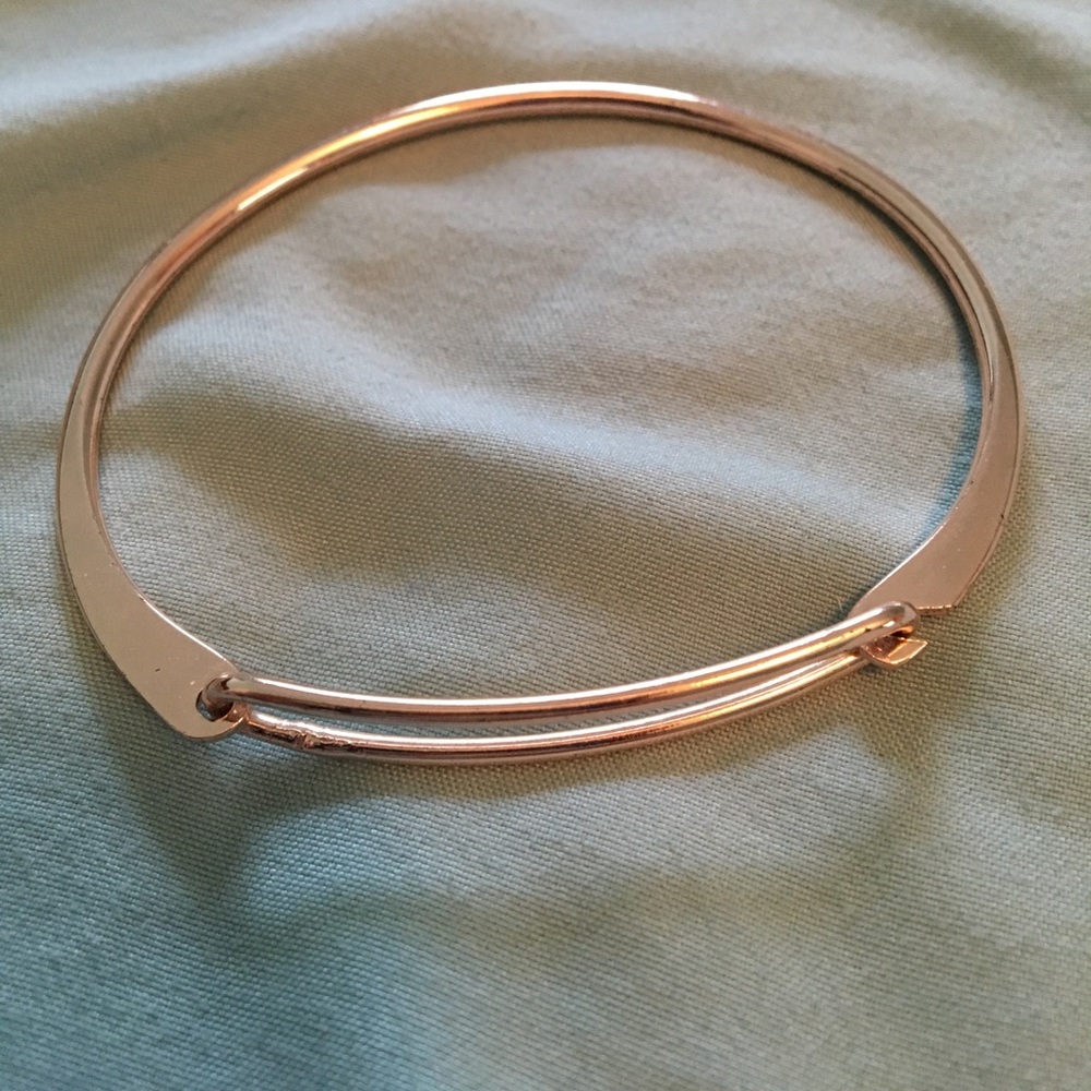 Rose gold bangle