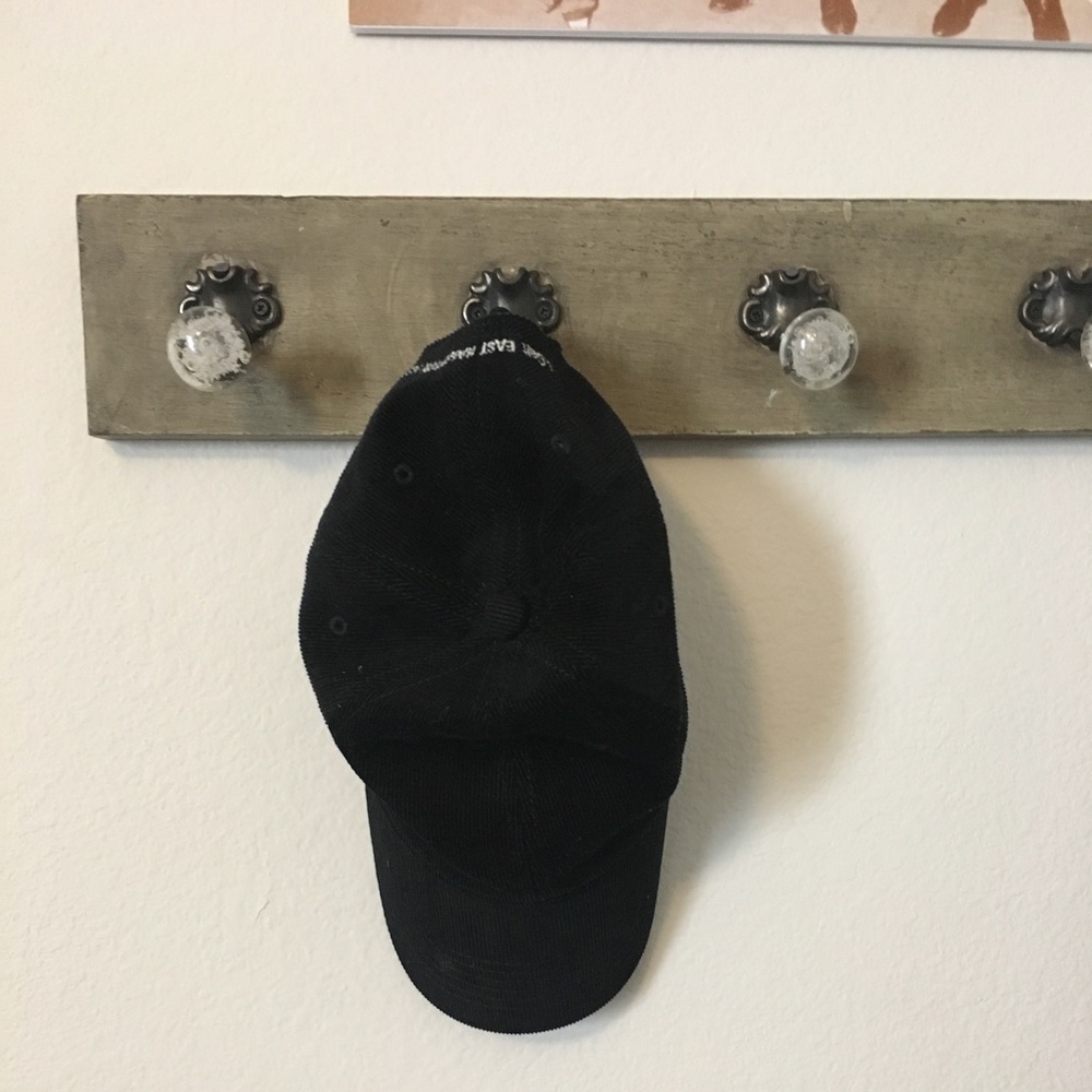 Black Velvet Cap/ Brandy Melville 🖤