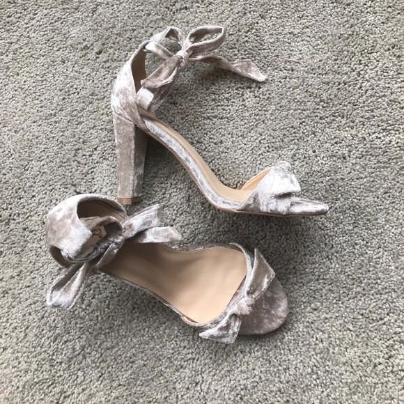 CLEARANCE •velvet sandals• - Picture 2 of 4