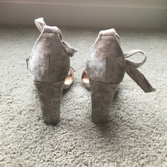 CLEARANCE •velvet sandals• - Picture 3 of 4