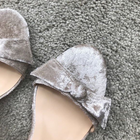 CLEARANCE •velvet sandals• - Picture 4 of 4
