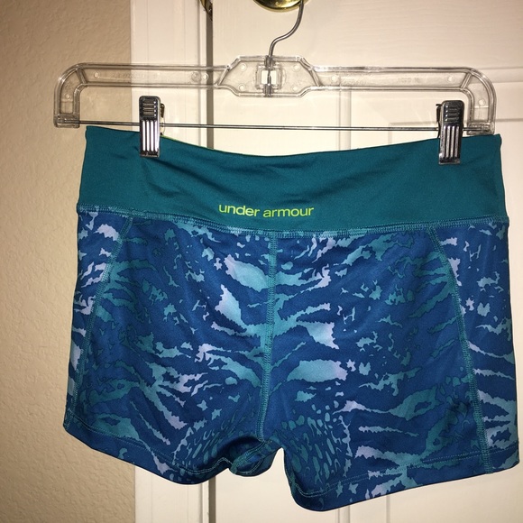 Under Armour Women's Animal Print Running Shorts - Picture 2 of 3