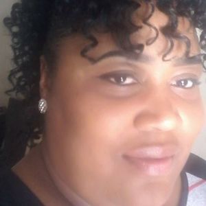 Meet your Posher, Adrienne