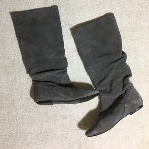 Slouchy suede boots