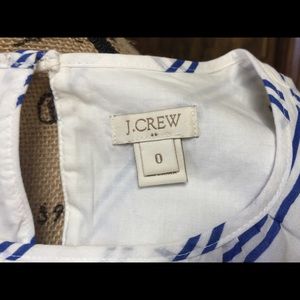 Adorable sleeveless dress striped