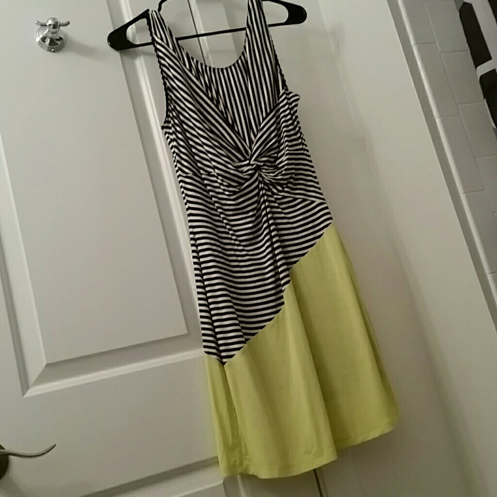 Hem & Thread Large Dress - Picture 3 of 4