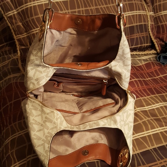 Michael Kors Shoulder Bag - Picture 4 of 5