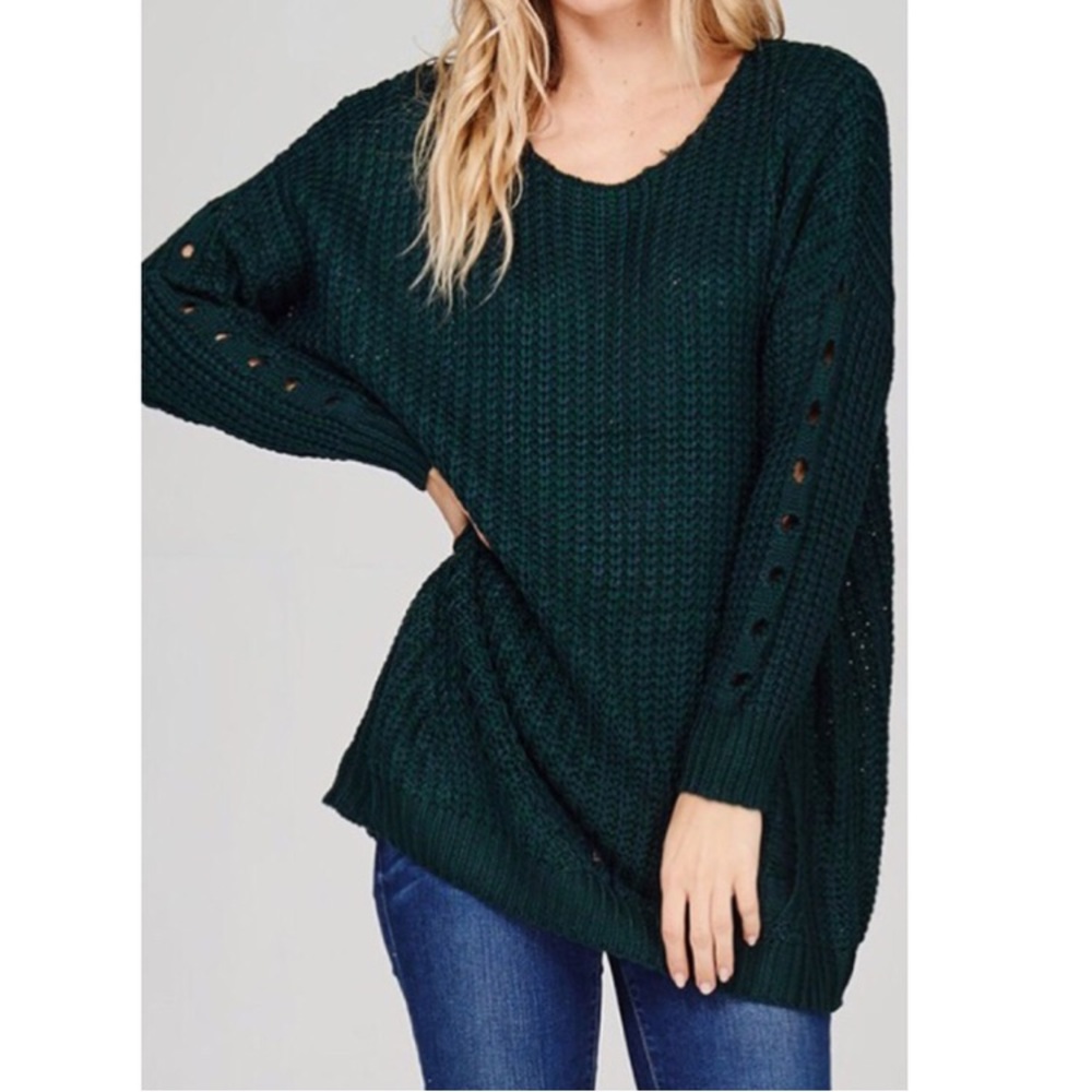 • Hunter Green Chunky Knit Staple Sweater •