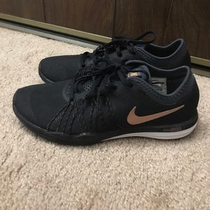 Black and gold Nike Training Dual Fusion