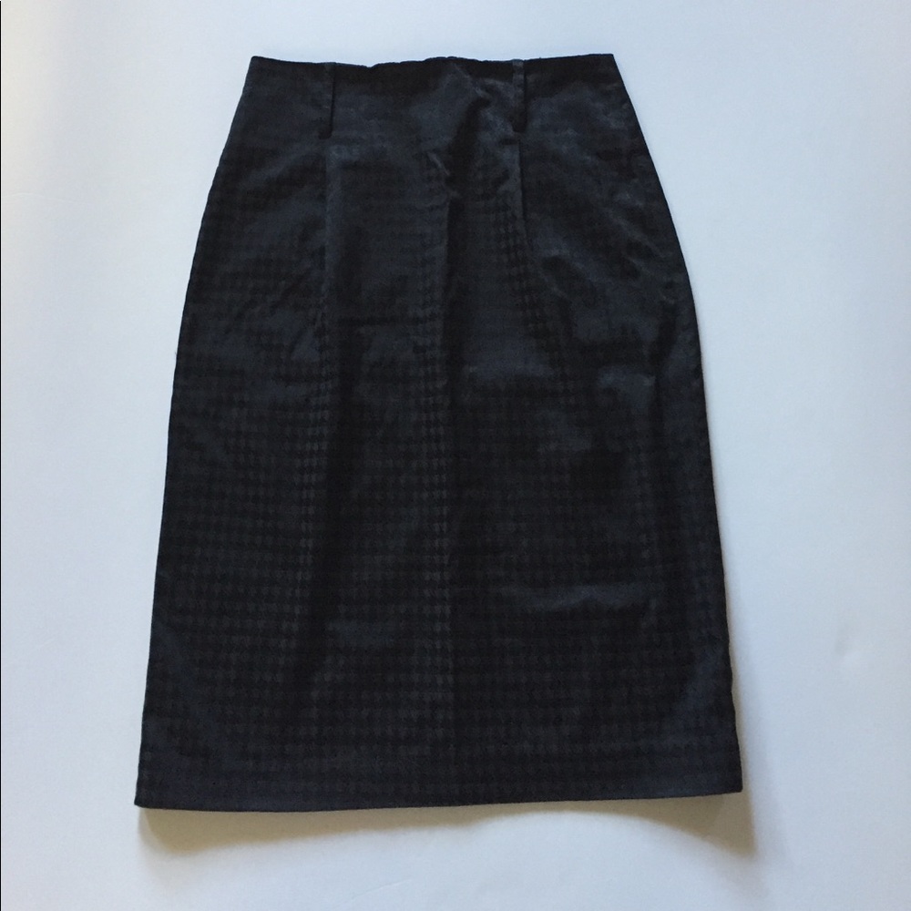 Uniform JPR Black on Black Houndstooth Midi Skirt