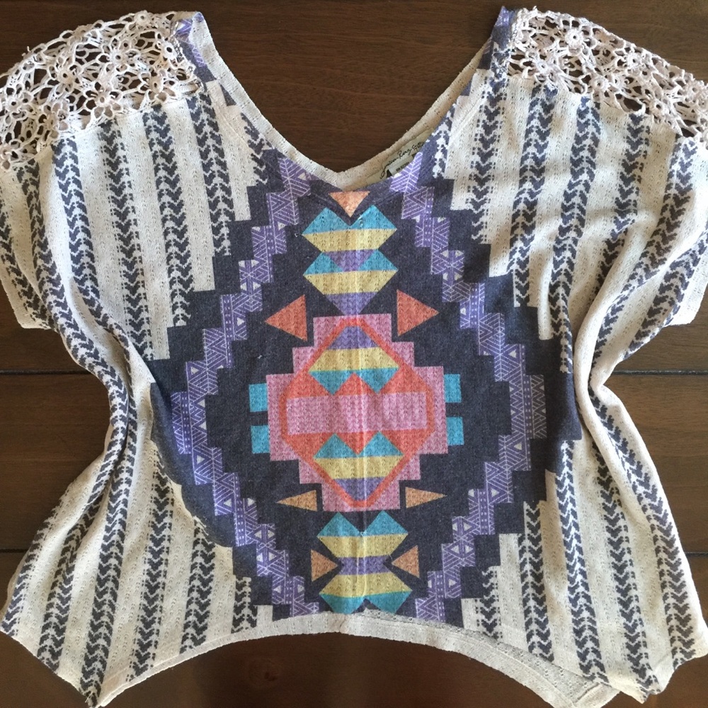 Geometric Flowy Shirt w/ Flower Lace Cut-out
