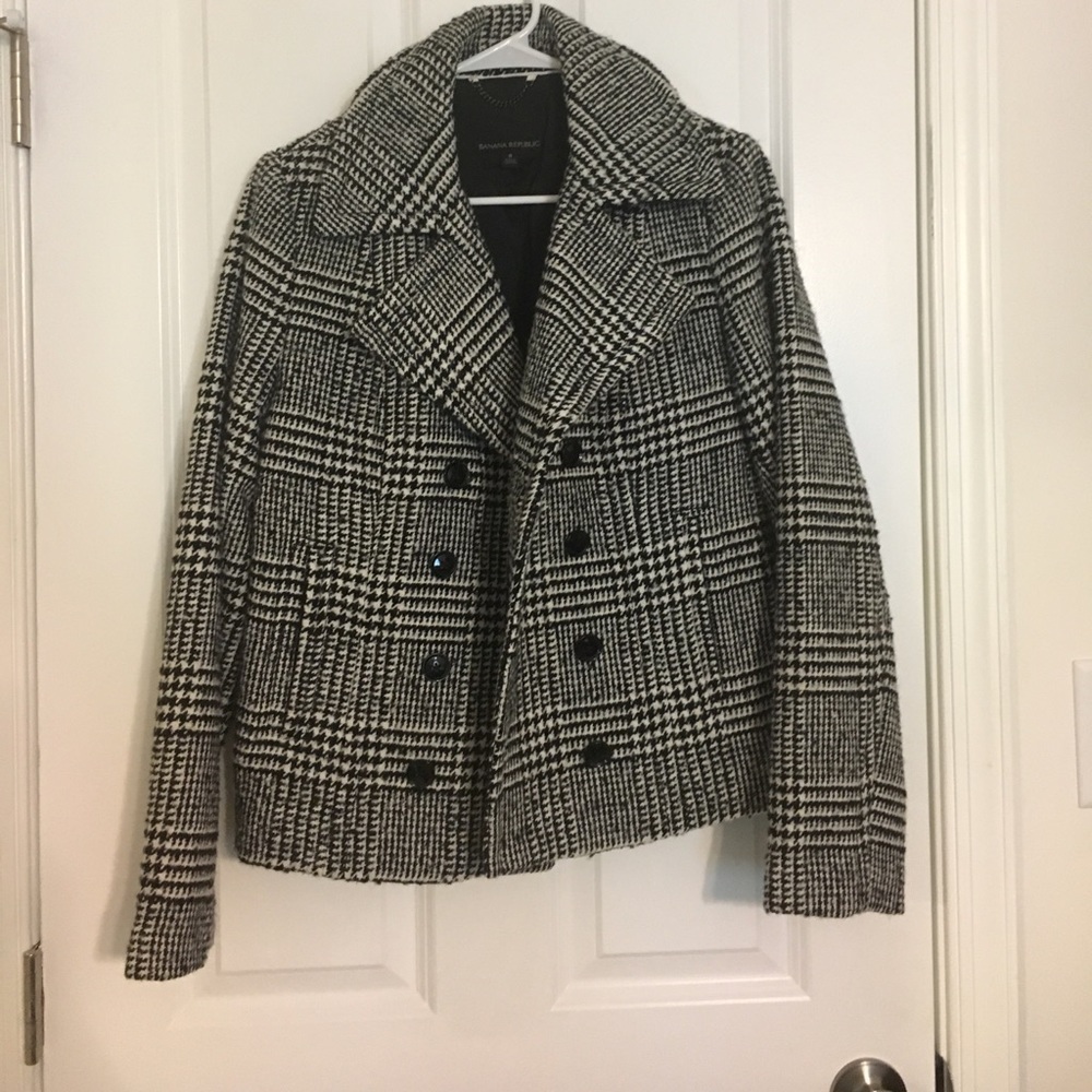 Banana Republic tweed jacket in size 8.