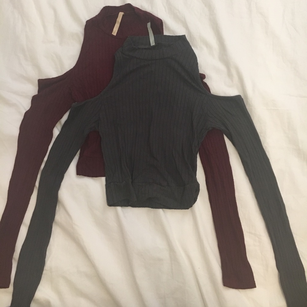 Long sleeve, shoulder cut out crop tops