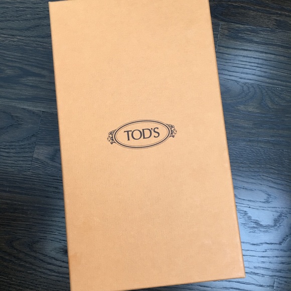 Tod's Driving Shoes - Picture 2 of 6