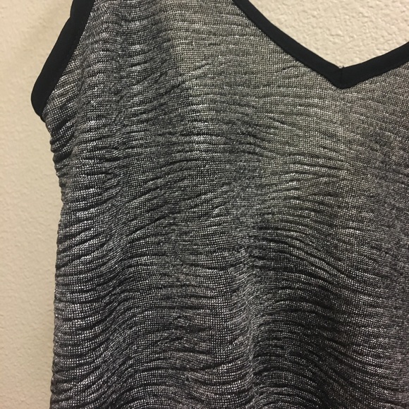 Crop top - Picture 2 of 3