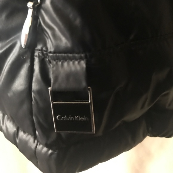 Calvin Klein ladies hooded packable jacket.  NEW - Picture 3 of 5
