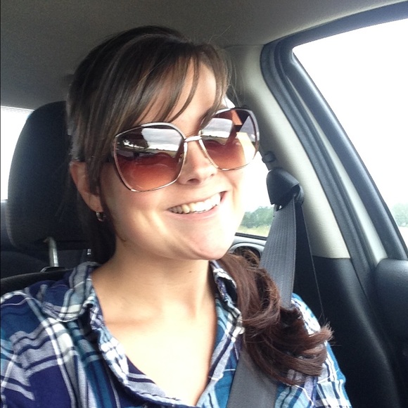 Meet your Posher, Ashley - Picture 1 of 1