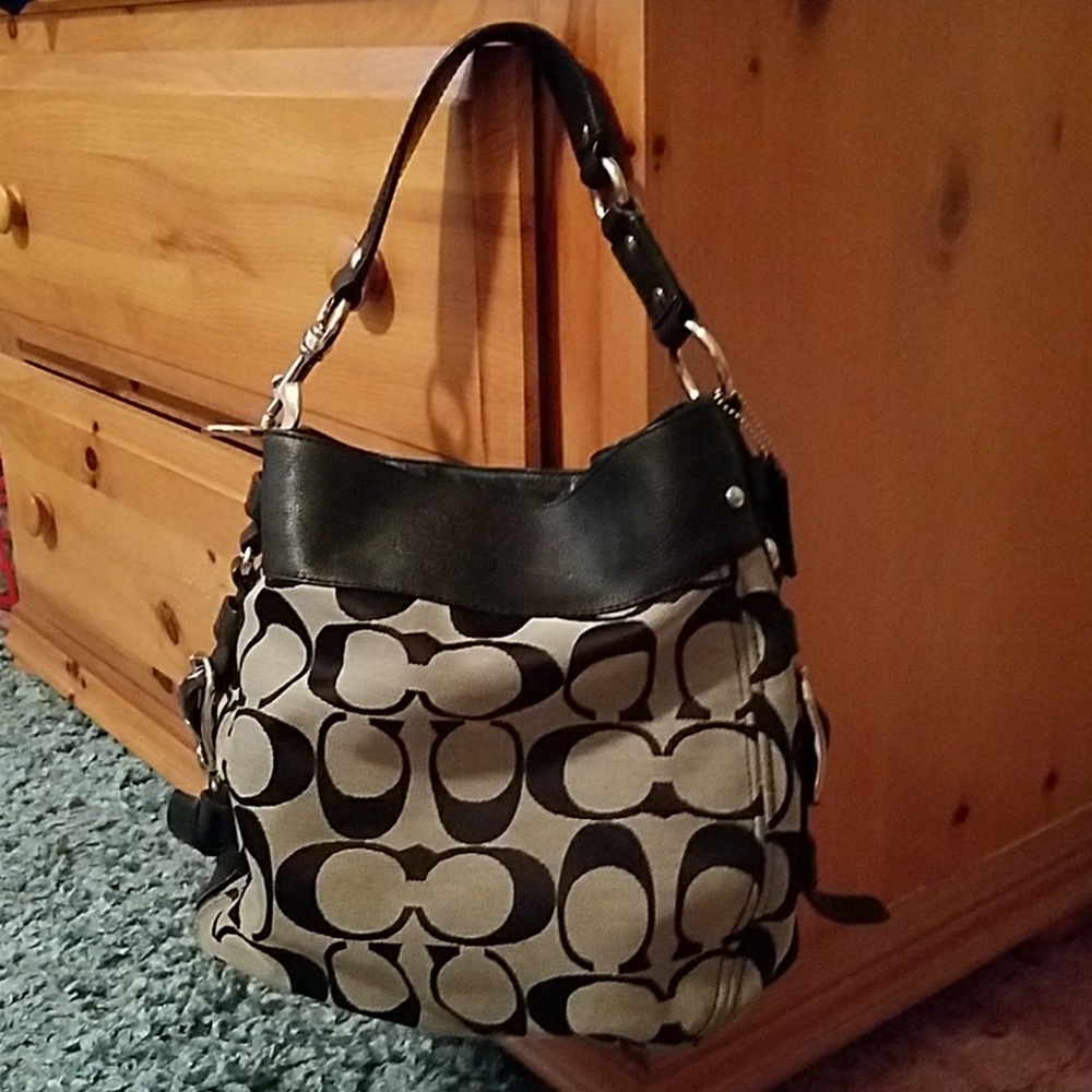*FINAL PRICE* COACH Zoe handbag Great condition!