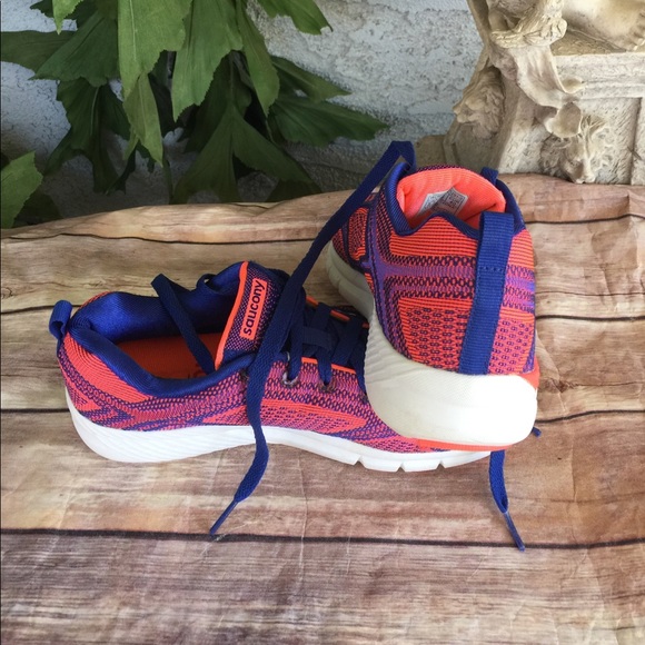 Saucony react2U size 81/2 like new - Picture 3 of 4