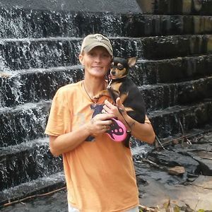 Meet your Posher, Crystal