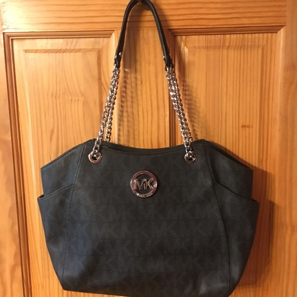 Michael Kors Jet Set Travel Tote - Picture 1 of 4